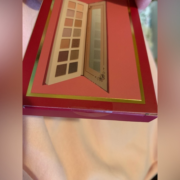 Laura Geller Seasonless Staples Eyeshadow Palette La Dolce Violet new & sealed - Picture 3 of 5